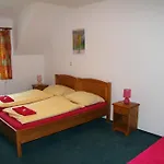 Mandl 3* Řetová